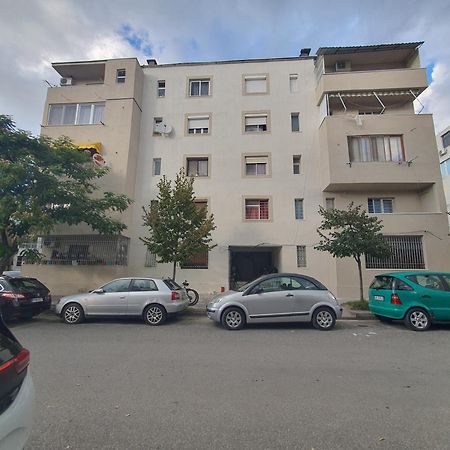 Central Home Away From Home Shkoder Exterior photo